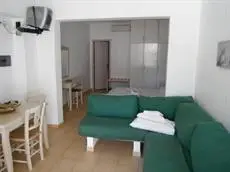 Mandorla Apartments 