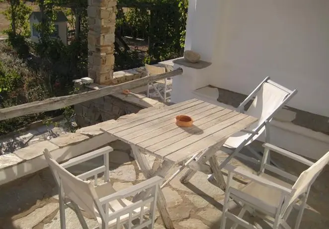 Paros Apartments 