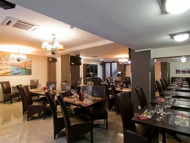 West Plaza Hotel Bucharest 