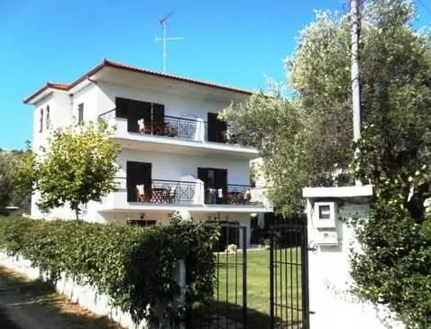 Ioannis Apartments 