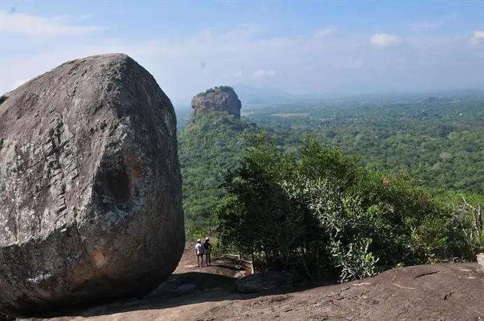 Back of Beyond Pidurangala 