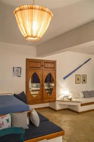 Iliatoras Traditionally Furnished Apartments 