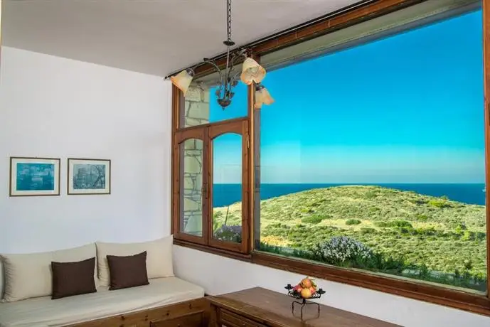 Iliatoras Traditionally Furnished Apartments 