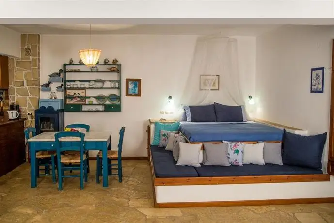 Iliatoras Traditionally Furnished Apartments 