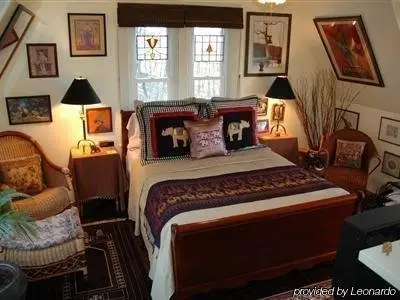 Red Elephant Inn Bed and Breakfast