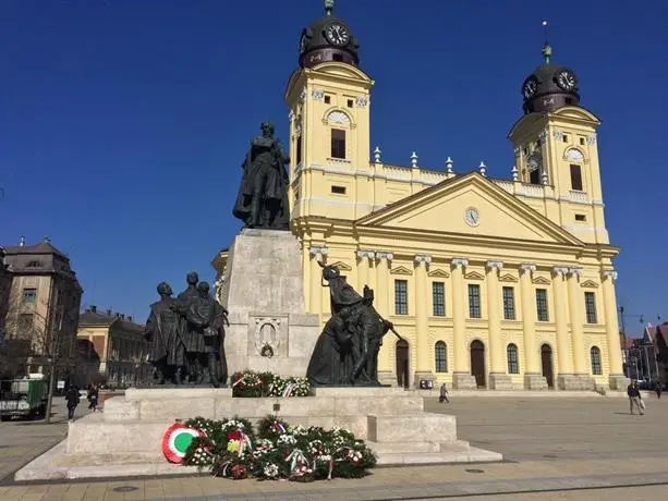 Auguszta Hotel es Diakszallo 