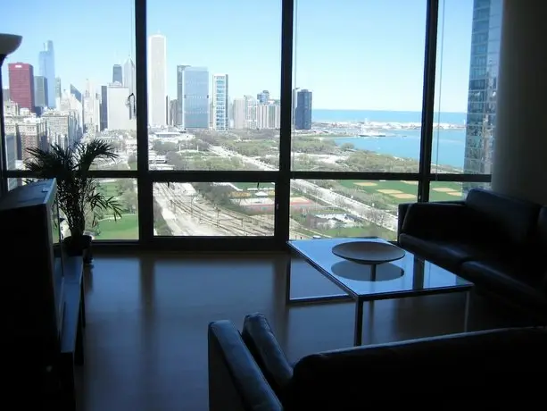 Chicago Downtown Condo - Michigan Ave Suite ID 14-15 