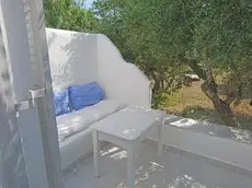 Yiannis Studios Paros 