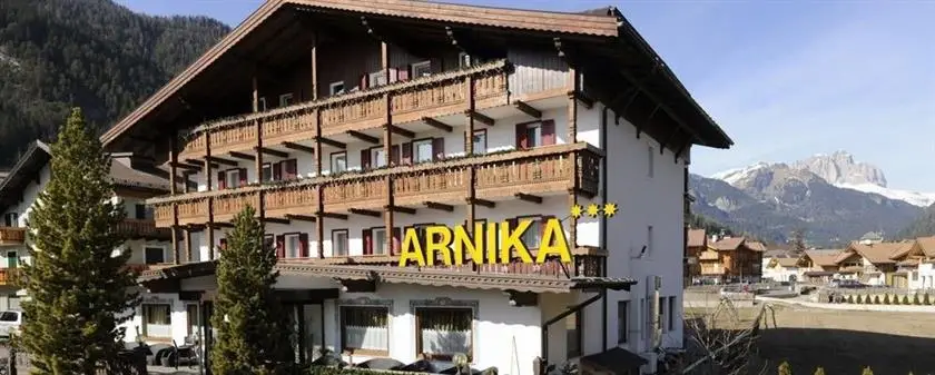 Hotel Arnika Pozza di Fassa