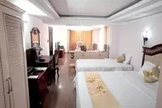 Classic Hoang Long Hotel 