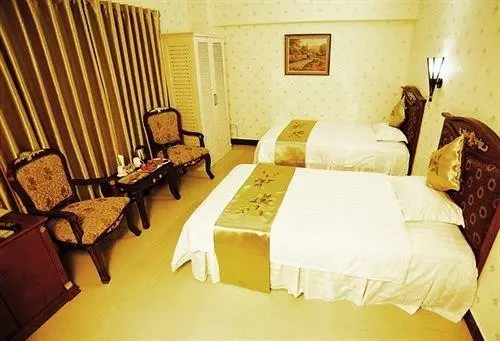 Classic Hoang Long Hotel 