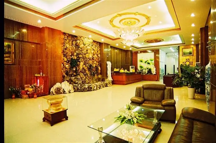 Classic Hoang Long Hotel 