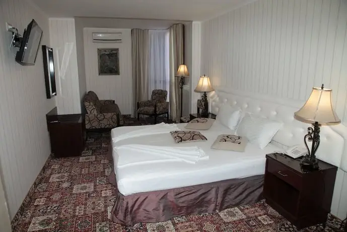 Shirak Hotel 