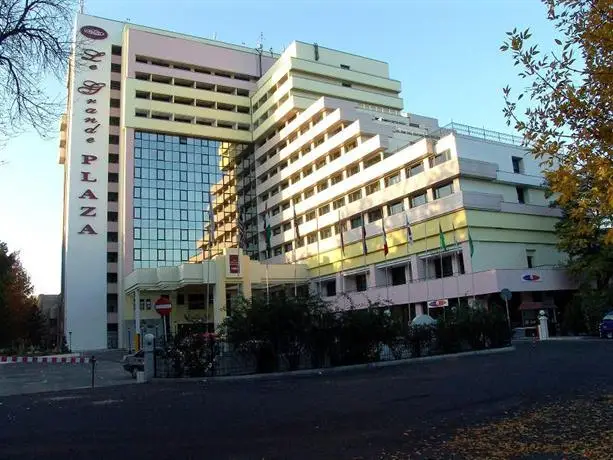 Le Grande Plaza Hotel 