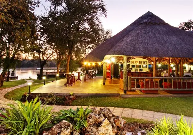 Azambezi River Lodge