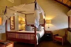 Victoria Falls Safari Lodge 