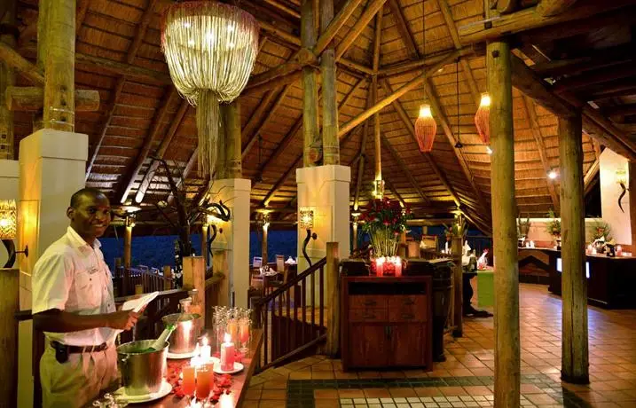 Victoria Falls Safari Lodge 