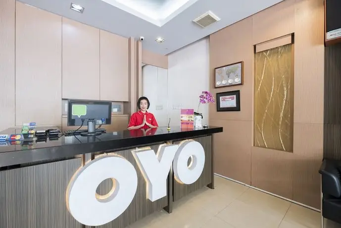 OYO 317 New Legend Hotel