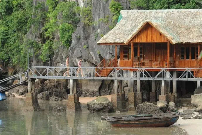 Cat Ba Sandy Beach Resort