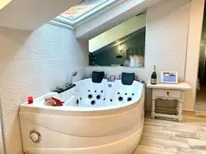 Suites con Jacuzzi Santillana 