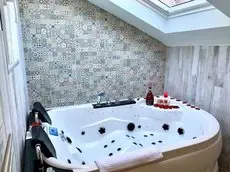 Suites con Jacuzzi Santillana 