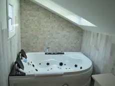 Suites con Jacuzzi Santillana 