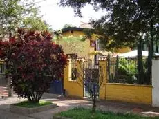 Yellow House Hostel 