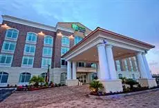 Holiday Inn Express and Suites North Charleston 