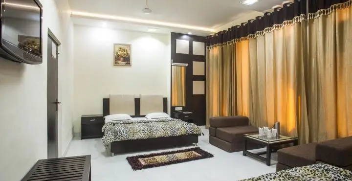 Hotel Akaal Residency 