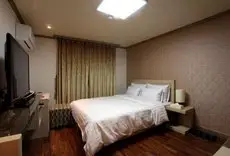 Chuncheon Tourist Hotel 