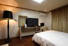 Chuncheon Tourist Hotel 