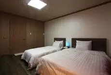 Chuncheon Tourist Hotel 