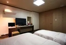 Chuncheon Tourist Hotel 