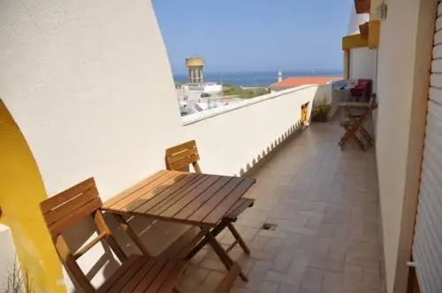 Peniche Beach House - Hostel 