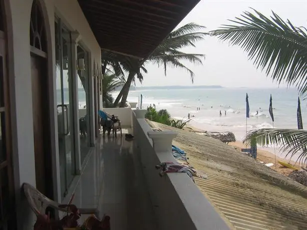 Ocean view cottage 3 хиккадува. Mr Farzan Hikkaduwa Galle Road 458.