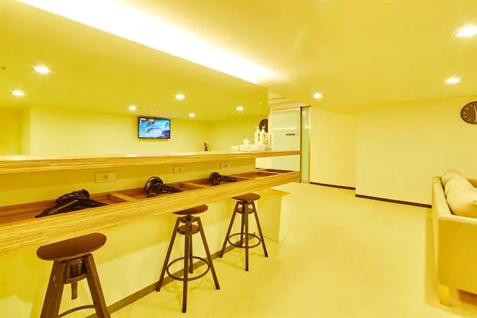 Single Inn - Kaohsiung Linsen 