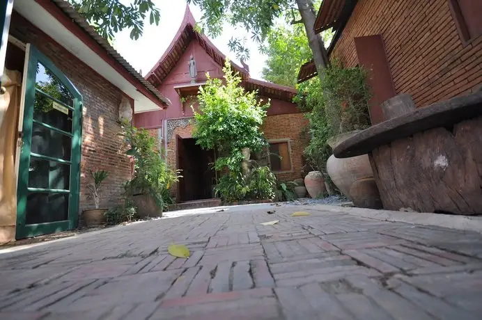 Ayutthaya Bouchic Hostel 