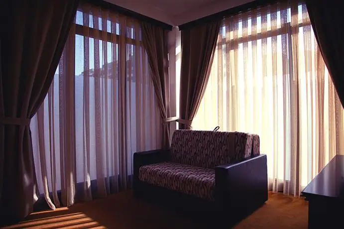 Garni Hotel Contact 