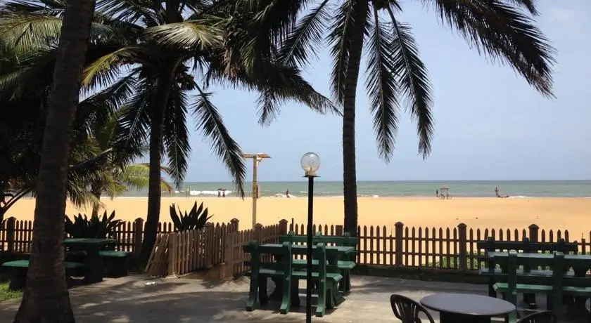 Oasis Beach Resort Negombo 