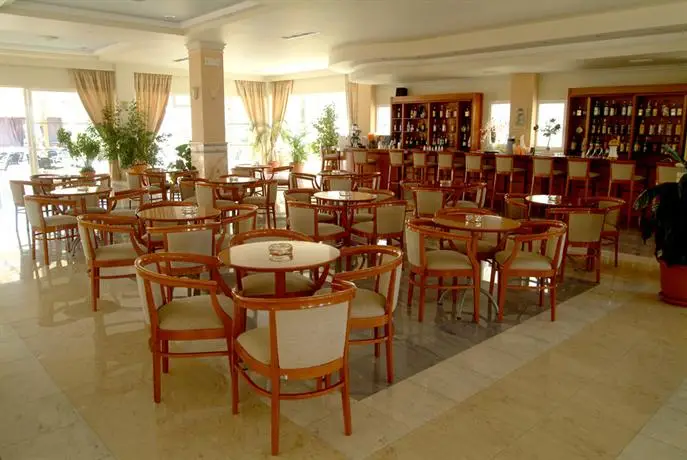 Zorbas Beach Hotel 