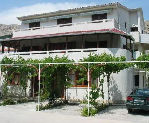 Apartments Sersic Baska