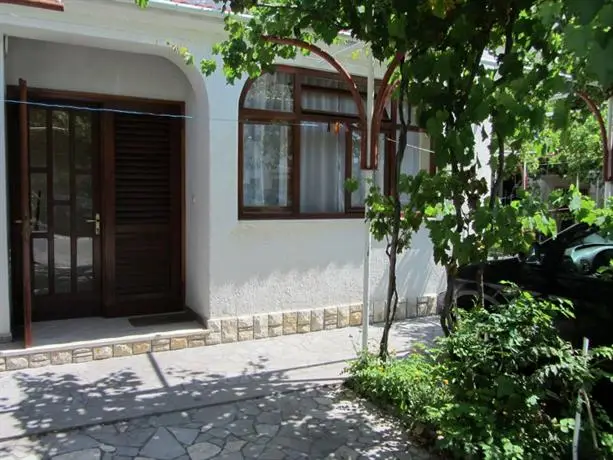 Apartments Sersic Baska 