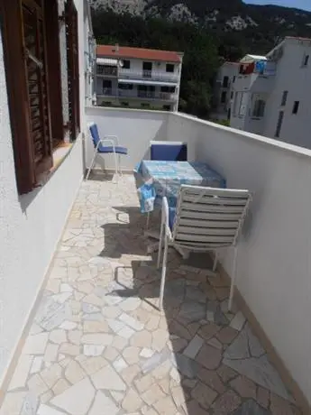 Apartments Sersic Baska 