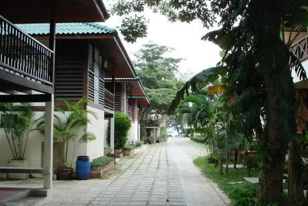 Cha-Am Villa Beach Hotel 