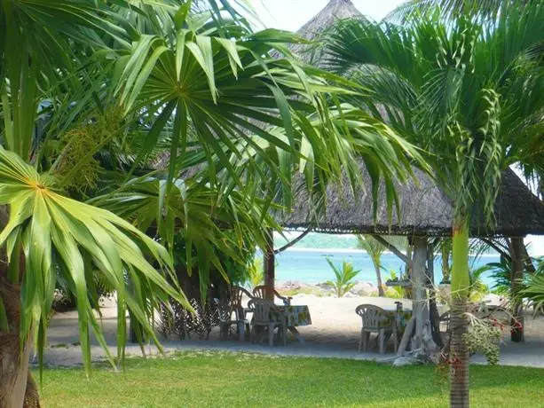 Anse Kerlan Beach Chalets