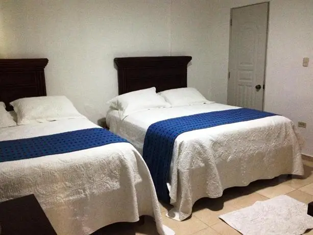 Hostal La Colonia Santo Domingo 