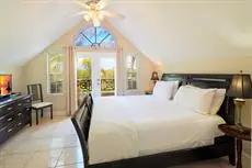 Shangri-La Boutique Bed & Breakfast 