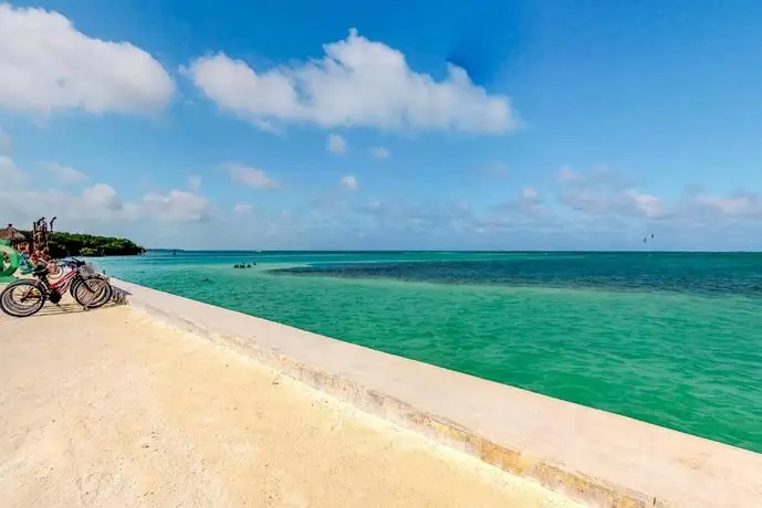 Sandy Lane Guest House & Cabanas