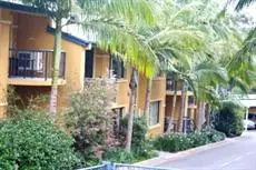 Oasis Holiday Apartments 