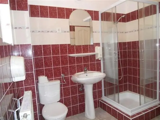 Eden Villa Csaladi Apartmanhaz 